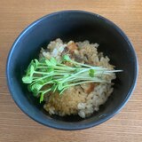 ゴマ香る　鰻の蒲焼の炊き込みご飯